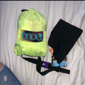 Single nest neon Eno